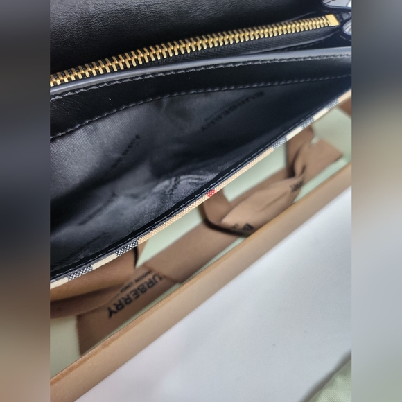 Pre-Owned Burberry Wallet - Picture 6 of 9